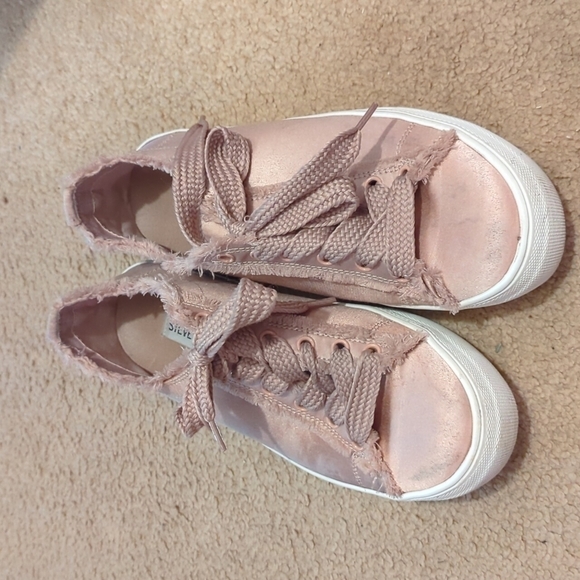 Steve Madden Greyla Satin Pink Platform Sneakers Size 7.5 - Picture 2 of 11